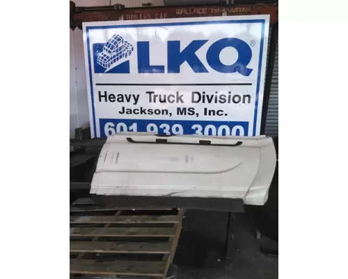 INTERNATIONAL PROSTAR 122 CAB SKIRTSIDE FAIRING