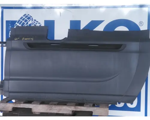 INTERNATIONAL PROSTAR 122 CAB SKIRTSIDE FAIRING