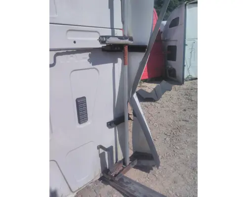 INTERNATIONAL PROSTAR 122 CAB