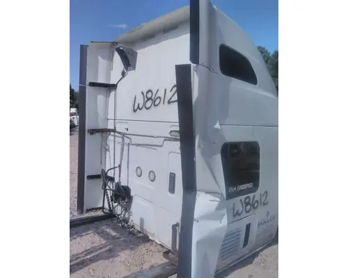 INTERNATIONAL PROSTAR 122 CAB