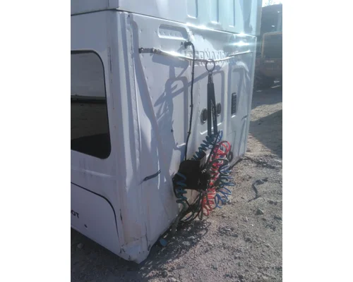 INTERNATIONAL PROSTAR 122 CAB