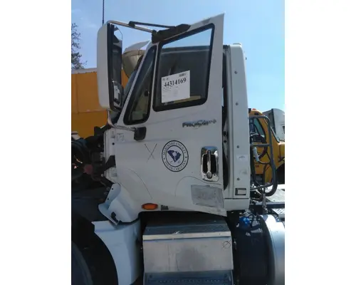 INTERNATIONAL PROSTAR 122 CAB