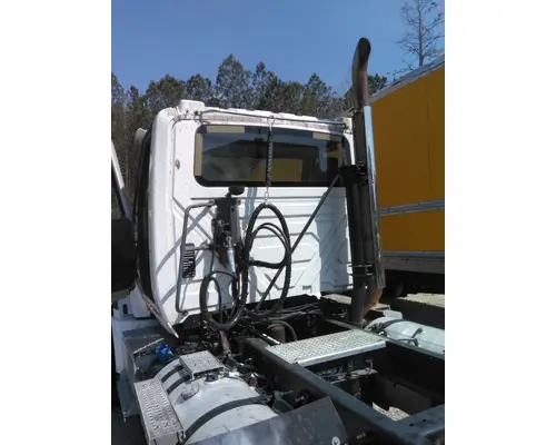 INTERNATIONAL PROSTAR 122 CAB