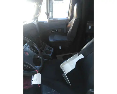 INTERNATIONAL PROSTAR 122 CAB