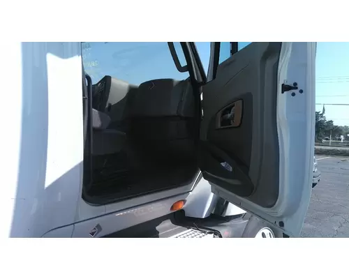 INTERNATIONAL PROSTAR 122 CAB