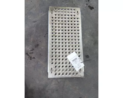 INTERNATIONAL PROSTAR 122 DECK (CATWALK) STEP