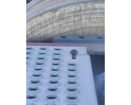 INTERNATIONAL PROSTAR 122 DECK (CATWALK) STEP