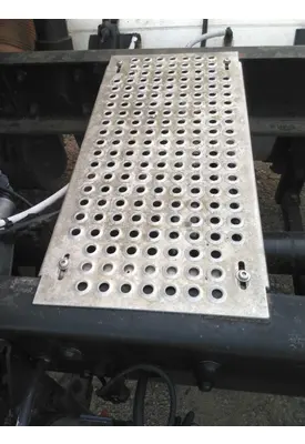 INTERNATIONAL PROSTAR 122 DECK (CATWALK) STEP