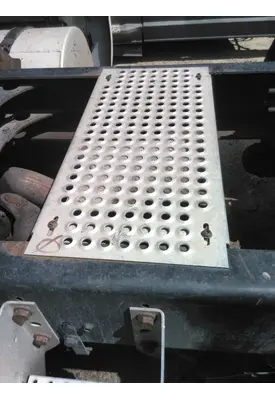 INTERNATIONAL PROSTAR 122 DECK (CATWALK) STEP