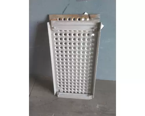 INTERNATIONAL PROSTAR 122 DECK (CATWALK) STEP