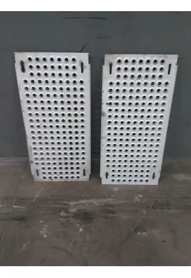 INTERNATIONAL PROSTAR 122 DECK (CATWALK) STEP