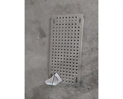 INTERNATIONAL PROSTAR 122 DECK (CATWALK) STEP