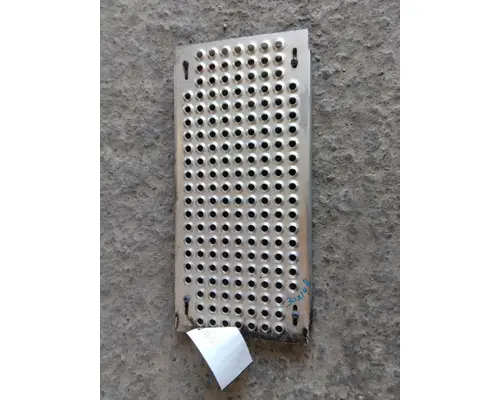 INTERNATIONAL PROSTAR 122 DECK (CATWALK) STEP