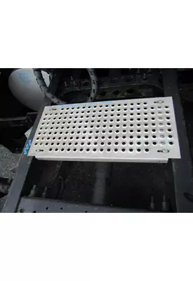 INTERNATIONAL PROSTAR 122 DECK (CATWALK) STEP