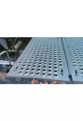 INTERNATIONAL PROSTAR 122 DECK (CATWALK) STEP