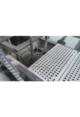 INTERNATIONAL PROSTAR 122 DECK (CATWALK) STEP