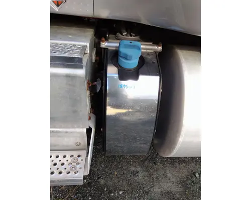 INTERNATIONAL PROSTAR 122 DEF TANK