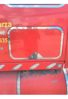 INTERNATIONAL PROSTAR 122 DOOR, COMPARTMENT