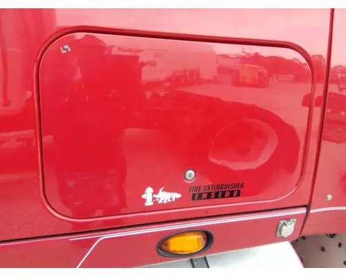 INTERNATIONAL PROSTAR 122 DOOR, COMPARTMENT