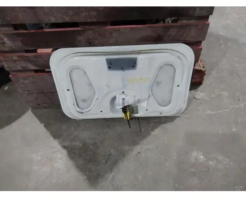 INTERNATIONAL PROSTAR 122 DOOR, COMPARTMENT