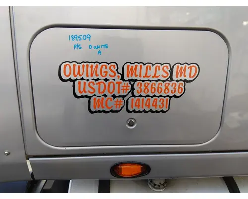 INTERNATIONAL PROSTAR 122 DOOR, COMPARTMENT