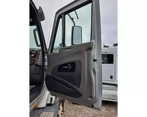 INTERNATIONAL PROSTAR 122 DOOR ASSEMBLY, FRONT