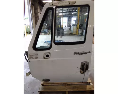 INTERNATIONAL PROSTAR 122 DOOR ASSEMBLY, FRONT
