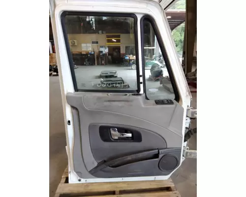 INTERNATIONAL PROSTAR 122 DOOR ASSEMBLY, FRONT
