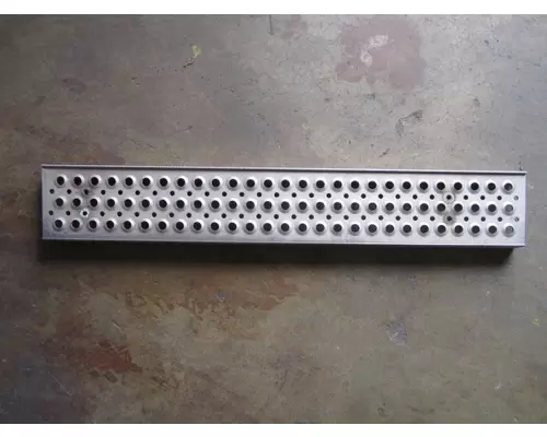 INTERNATIONAL PROSTAR 122 FAIRING STEP
