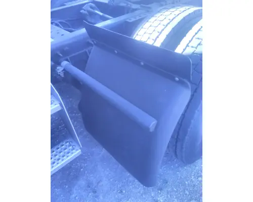 INTERNATIONAL PROSTAR 122 FENDER, QUARTERHALF REAR