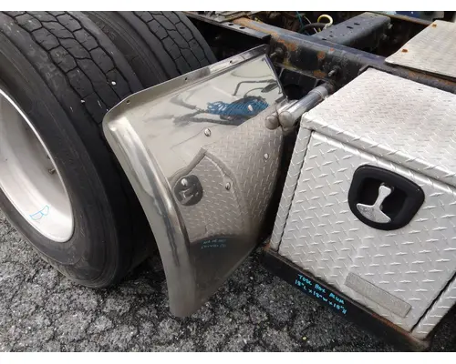 INTERNATIONAL PROSTAR 122 FENDER, QUARTERHALF REAR