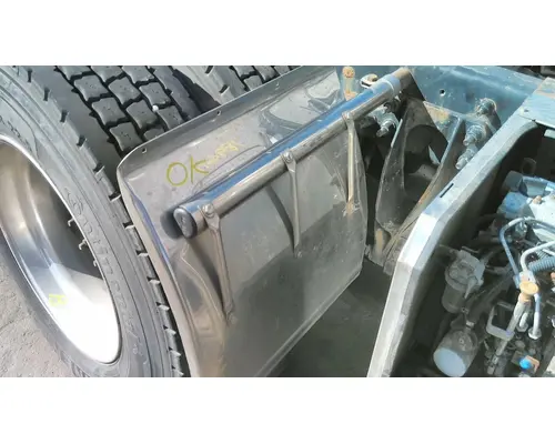 INTERNATIONAL PROSTAR 122 FENDER, QUARTERHALF REAR