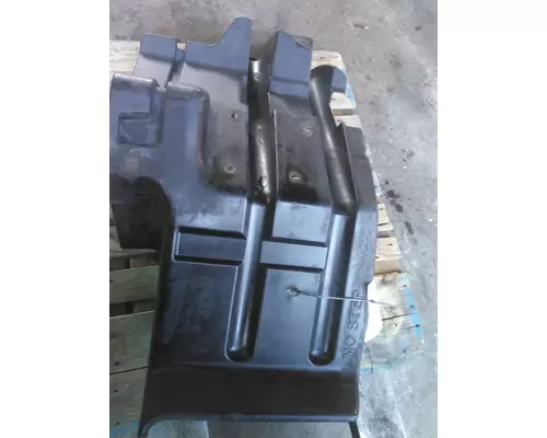INTERNATIONAL PROSTAR 122 FENDER, SPLASH SHIELDGUARD