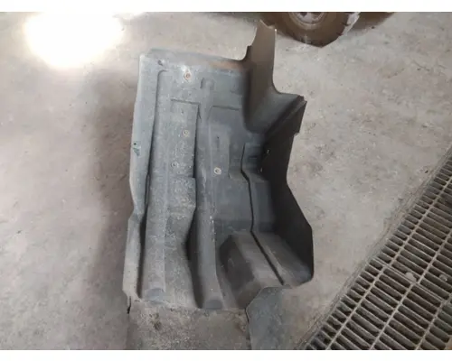 INTERNATIONAL PROSTAR 122 FENDER, SPLASH SHIELDGUARD