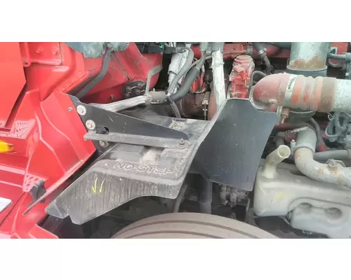 INTERNATIONAL PROSTAR 122 FENDER, SPLASH SHIELDGUARD