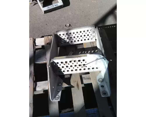 INTERNATIONAL PROSTAR 122 FRAME STEP