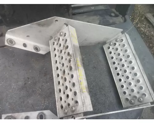 INTERNATIONAL PROSTAR 122 FRAME STEP