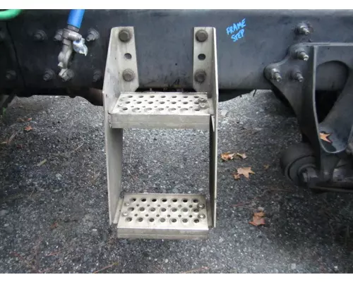 INTERNATIONAL PROSTAR 122 FRAME STEP