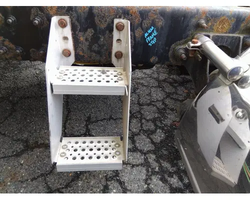 INTERNATIONAL PROSTAR 122 FRAME STEP