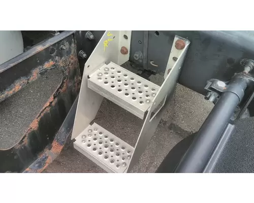 INTERNATIONAL PROSTAR 122 FRAME STEP