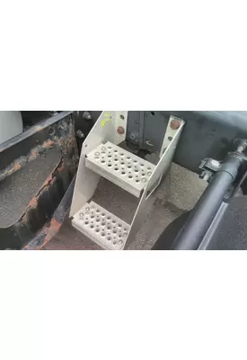 INTERNATIONAL PROSTAR 122 FRAME STEP