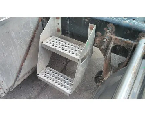 INTERNATIONAL PROSTAR 122 FRAME STEP