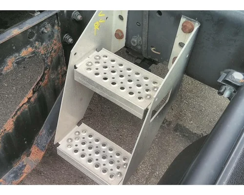 INTERNATIONAL PROSTAR 122 FRAME STEP
