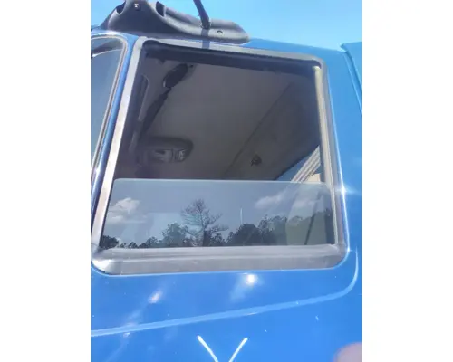 INTERNATIONAL PROSTAR 122 GLASS, DOOR, FRONT