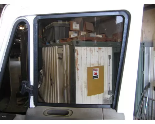 INTERNATIONAL PROSTAR 122 GLASS, DOOR, FRONT