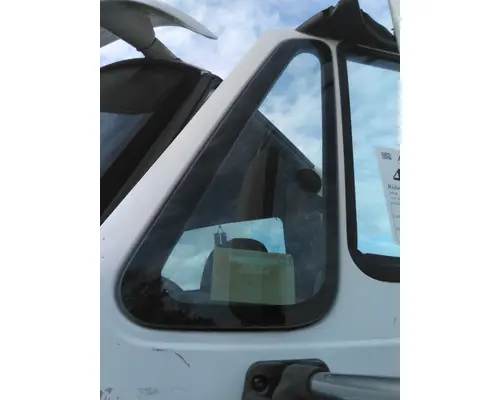INTERNATIONAL PROSTAR 122 GLASS, DOOR VENT, FRONT