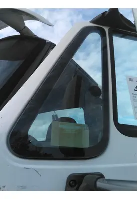 INTERNATIONAL PROSTAR 122 GLASS, DOOR VENT, FRONT