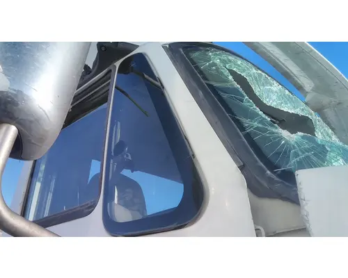 INTERNATIONAL PROSTAR 122 GLASS, DOOR VENT, FRONT