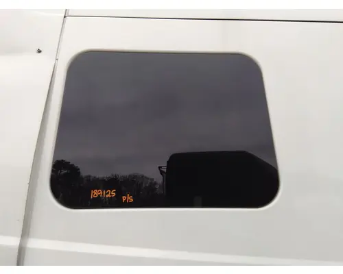 INTERNATIONAL PROSTAR 122 GLASS, SLEEPER