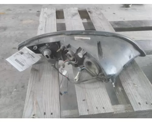 INTERNATIONAL PROSTAR 122 HEADLAMP ASSEMBLY